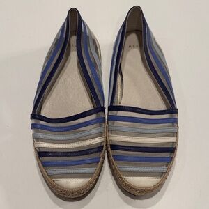 Aerin Women's Navy and Light Blue Espadrilles